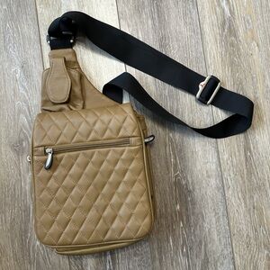 🛍️(✔️price firm) NWOT  leather traveler crossbody bag